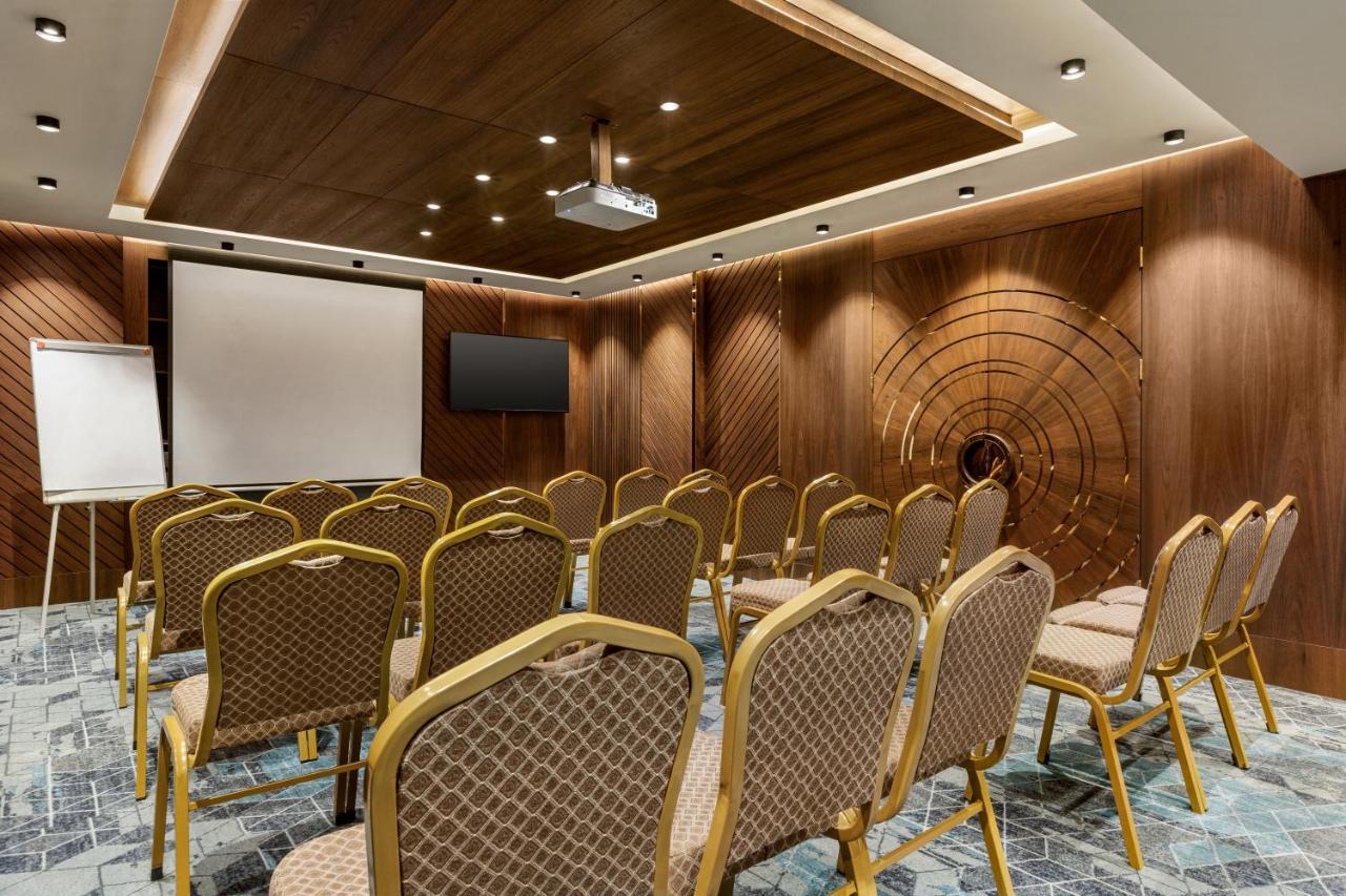 ホテル Ramada By Wyndham Istanbul Umraniye エクステリア 写真