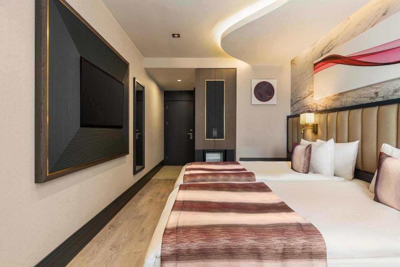 ホテル Ramada By Wyndham Istanbul Umraniye エクステリア 写真