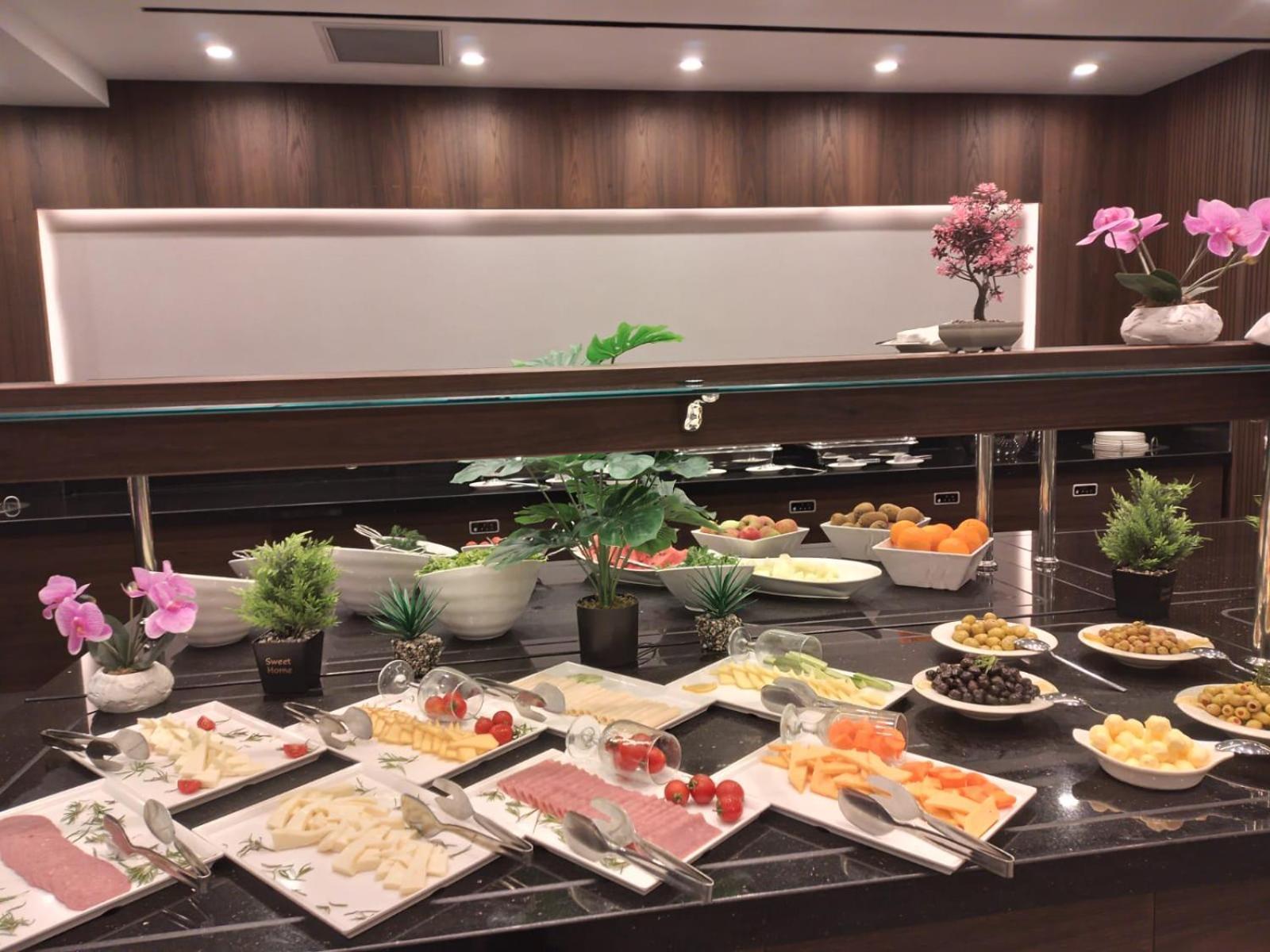 ホテル Ramada By Wyndham Istanbul Umraniye エクステリア 写真
